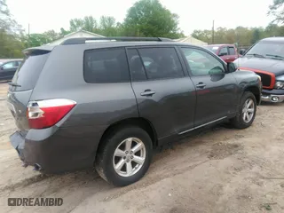 2008 Toyota Highlander with VIN JTEES41A782021955, listed as a IAAI auction lot 42008204 with 275,887 mi miles. Bid and sale history available at carsss.com. Image 4.