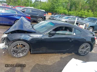 2013 Scion FR-S z VIN JF1ZNAA18D1725776, wystawiony jako IAAI lot #42198745 z przebiegiem 174 192 mil mil oraz . Historia ofert i sprzedaży dostępna na DreamBid. Obrazek 15.