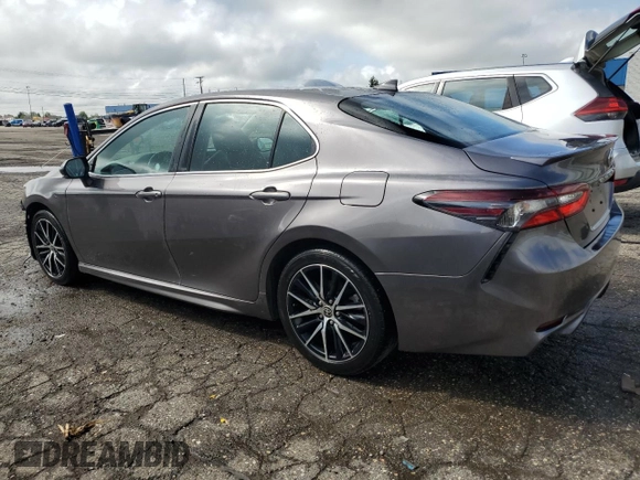 2022 Toyota Camry SE with VIN 4T1G11AK3NU628874, listed as a Copart auction lot 56055995 with 122,778 mi miles and Clean Title. Bid and sale history available at DreamBid. Image 2.