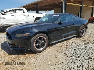 2015 Ford Mustang EcoBoost z VIN 1FA6P8TH0F5365981, wystawiony jako Copart lot #55950045 z przebiegiem 51 989 mil mil oraz Szkody całkowita. Historia ofert i sprzedaży dostępna na DreamBid. Obrazek 1.