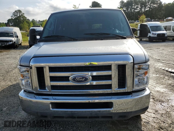 2010 Ford Econoline Passenger XL с VIN 1FBNE3BL2ADA55175, выставлен на аукционе Copart как лот 58540605 с пробегом 111 175 миль миль и Списание • Salvage title. История ставок и продаж доступна на DreamBid. Изображение 5.