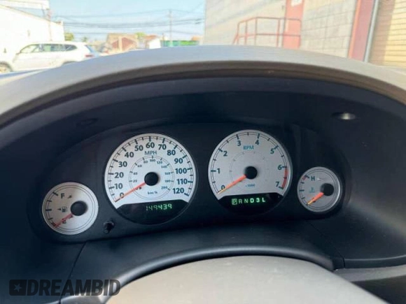 2005 Chrysler Town & Country LX with VIN 2C8GP44R15R541631, listed as a Copart auction lot 84458154 with 149,439 mi miles and Clean Title. Bid and sale history available at carsss.com. Image 8.