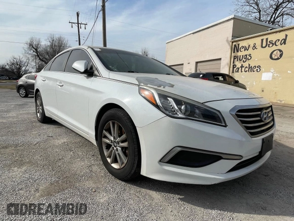 2016 Hyundai Sonata SE with VIN 5NPE24AF8GH402260, listed as a Copart auction lot 43234825 with 218,272 mi miles and Clean Title. Bid and sale history available at carsss.com. Image 1.
