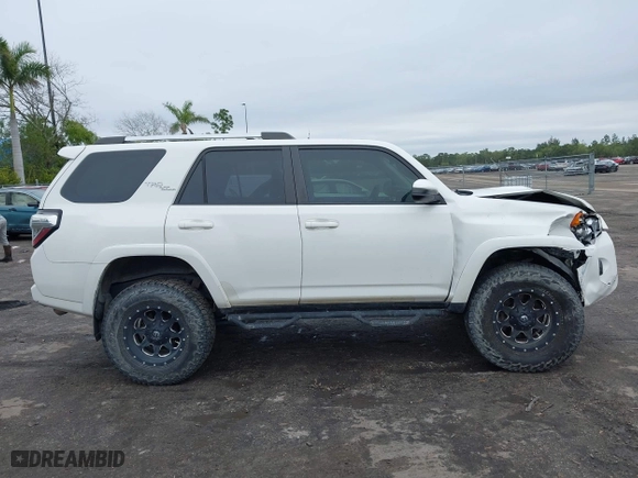 2017 Toyota 4Runner SR5 with VIN JTEBU5JR2H5409960, listed as a IAAI auction lot 41406747 with 100,750 mi miles. Bid and sale history available at carsss.com. Image 14.