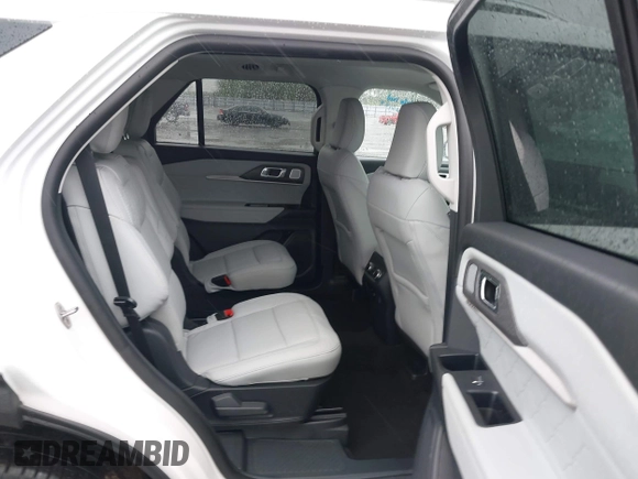 2025 Ford Explorer Platinum with VIN 1FMWK8HC7SGB14729, listed as a IAAI auction lot 41942013 with 1,264 mi miles and . Bid and sale history available at DreamBid. Image 8.