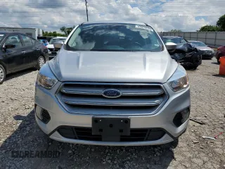 2019 Ford Escape SE z VIN 1FMCU9GD8KUB91172, wystawiony jako Copart lot #58533265 z przebiegiem 111 175 mil mil oraz Szkoda całkowita • Salvage title. Historia ofert i sprzedaży dostępna na DreamBid. Obrazek 5.