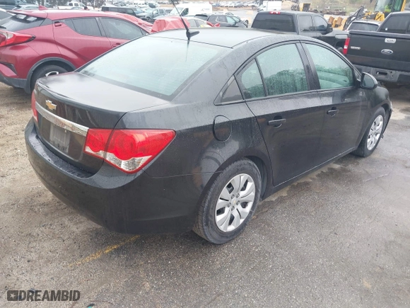2014 Chevrolet Cruze LS with VIN 1G1PA5SG5E7187746, listed as a IAAI auction lot 41928039 with 98,633 mi miles. Bid and sale history available at carsss.com. Image 4.