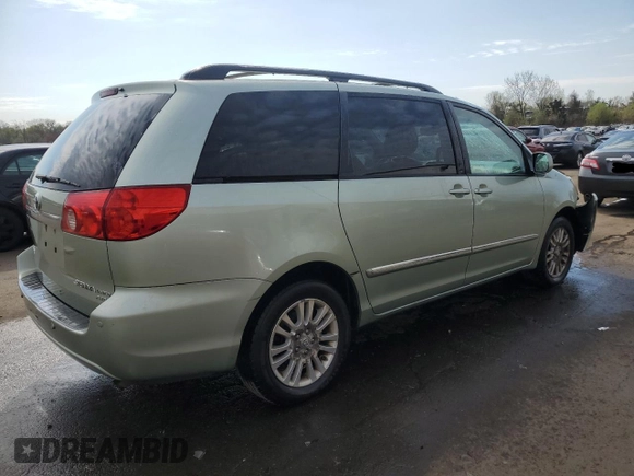 2010 Toyota Sienna XLE z VIN 5TDDK4CC9AS032923, wystawiony jako Copart lot #54231845 z przebiegiem 136 860 mil mil oraz Szkoda całkowita • Salvage title. Historia ofert i sprzedaży dostępna na DreamBid. Obrazek 3.