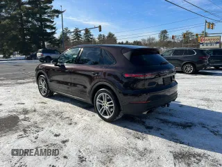 2019 Porsche Cayenne z VIN WP1AA2AY7KDA05952, wystawiony jako Copart lot #42854295 z przebiegiem 139 028 mil mil oraz Czysty tytuł • Clean title. Historia ofert i sprzedaży dostępna na DreamBid. Obrazek 3.