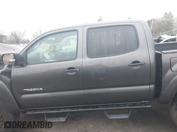 2012 Toyota Tacoma z VIN 3TMLU4EN9CM095110, wystawiony jako IAAI lot #41935207 z przebiegiem 177 543 mil mil oraz . Historia ofert i sprzedaży dostępna na DreamBid. Obrazek 14.