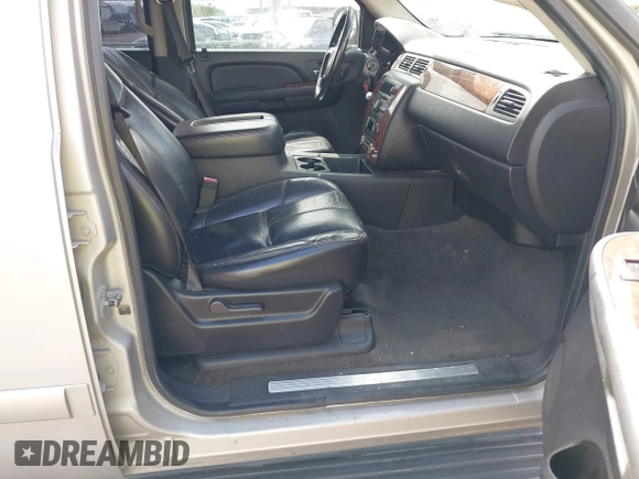 2007 Chevrolet Tahoe LT with VIN 1GNFC13047R176064, listed as a IAAI auction lot 42507367 with 245,075 mi miles and . Bid and sale history available at DreamBid. Image 5.