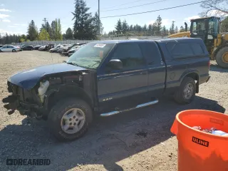 2002 Chevrolet S-10 LS with VIN 1GCDT19W228208648, listed as a Copart auction lot 54004865 with 148,509 mi miles and Clean Title. Bid and sale history available at carsss.com. Image 1.