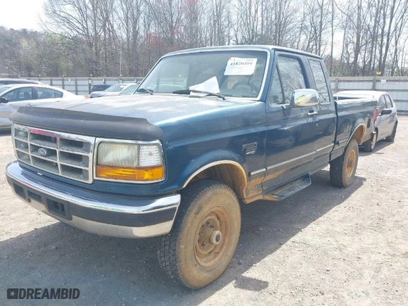 1997 Ford F-250 HD with VIN 1FTHX26F9VEB47885, listed as a IAAI auction lot 41820499 with 239,118 mi miles. Bid and sale history available at carsss.com. Image 2.