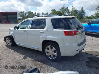 2014 GMC Terrain Denali z VIN 2GKFLUE38E6229864, wystawiony jako IAAI lot #41568159 z przebiegiem 139 818 mil mil oraz . Historia ofert i sprzedaży dostępna na DreamBid. Obrazek 3.