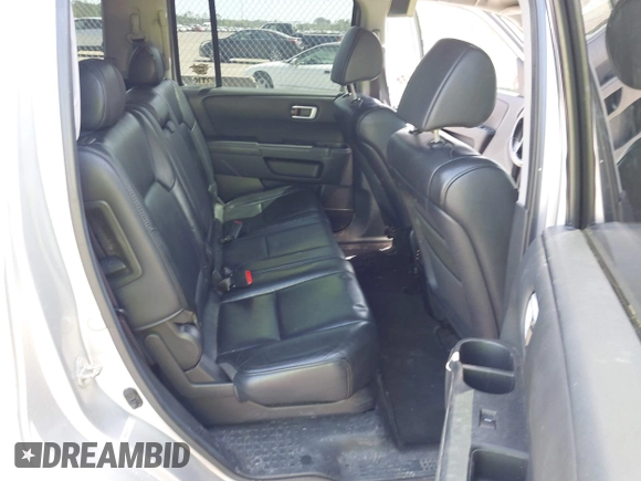 2011 Honda Pilot EX-L with VIN 5FNYF4H60BB096041, listed as a IAAI auction lot 41971952 with 165,868 mi miles and . Bid and sale history available at carsss.com. Image 8.