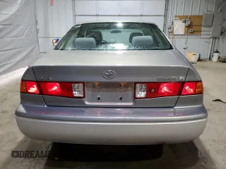 2001 Toyota Camry CE z VIN JT2BG28K810573972, wystawiony jako Copart lot #51733485 z przebiegiem 143 665 mil mil oraz Szkoda całkowita • Salvage title. Historia ofert i sprzedaży dostępna na DreamBid. Obrazek 6.