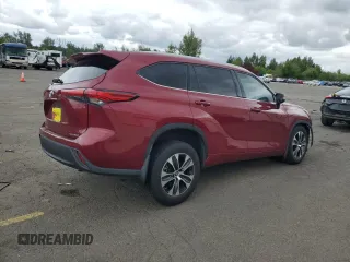 2021 Toyota Highlander XLE with VIN 5TDHZRBH5MS122811, listed as a Copart auction lot 57135585 with 85,703 mi miles and Salvage title. Bid and sale history available at DreamBid. Image 3.