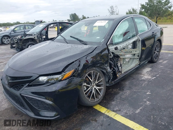 2023 Toyota Camry SE z VIN 4T1G11AK4PU121775, wystawiony jako IAAI lot #42236239 z przebiegiem 51 146 mil mil oraz . Historia ofert i sprzedaży dostępna na DreamBid. Obrazek 18.