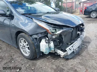 2020 Toyota Prius L Eco with VIN JTDKARFU8L3114786, listed as a IAAI auction lot 41804909 with 196,099 mi miles. Bid and sale history available at carsss.com. Image 17.