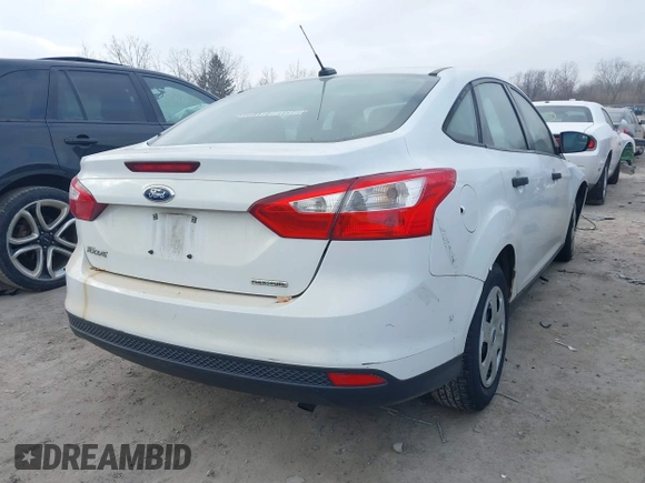 2013 Ford Focus S with VIN 1FADP3E20DL332636, listed as a IAAI auction lot 40917274 with 112,956 mi miles. Bid and sale history available at carsss.com. Image 4.