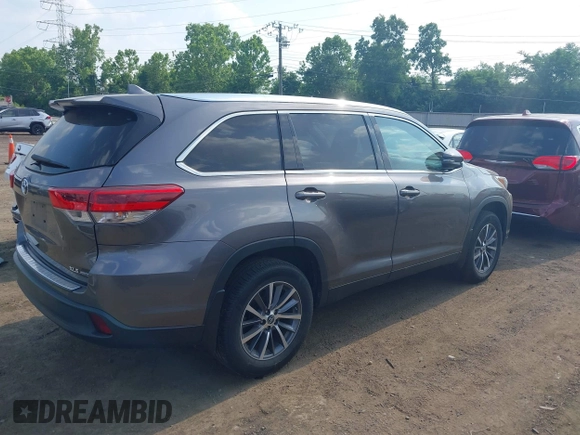 2019 Toyota Highlander SE z VIN 5TDJZRFHXKS586184, wystawiony jako IAAI lot #42414798 z przebiegiem 165 814 mil mil oraz . Historia ofert i sprzedaży dostępna na DreamBid. Obrazek 4.