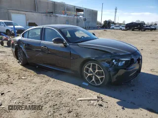 2019 Alfa Romeo Giulia with VIN ZARFANAN6K7605588, listed as a Copart auction lot 37003413 with 51,843 mi miles. Bid and sale history available at carsss.com. Image 4.
