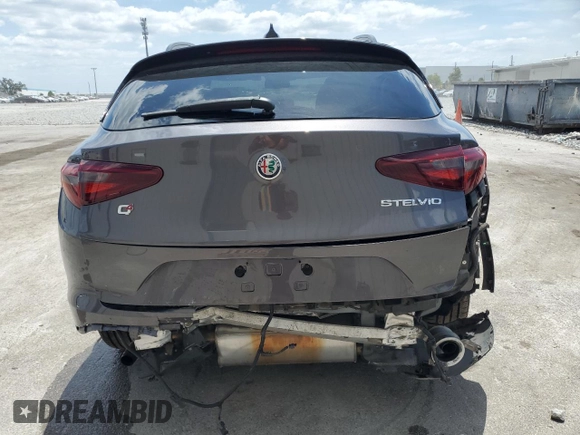 2018 Alfa Romeo Stelvio Ti Sport z VIN ZASFAKNN8J7B86006, wystawiony jako Copart lot #55559705 z przebiegiem 48 588 mil mil oraz Szkoda całkowita • Salvage title. Historia ofert i sprzedaży dostępna na DreamBid. Obrazek 6.