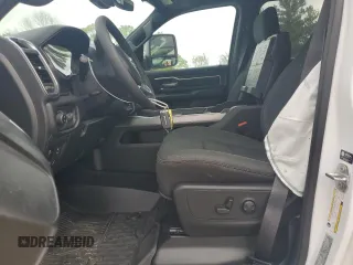 2025 Ram 1500 Big Horn с VIN 1C6RREFP6SN612912, выставлен на аукционе Copart как лот 51626725 с пробегом 3 886 миль миль и Списание • Salvage title. История ставок и продаж доступна на DreamBid. Изображение 7.