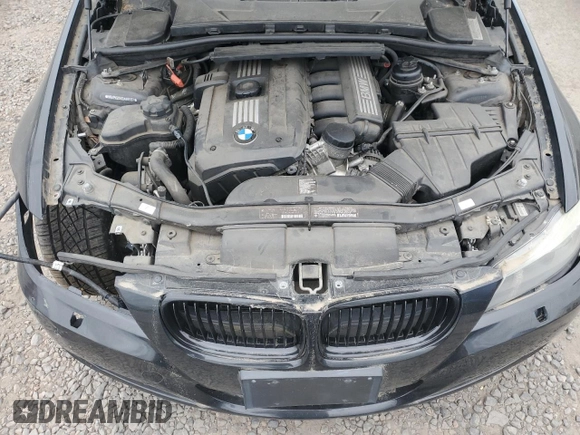 2011 BMW 3 Series 328i xDrive z VIN WBAPK5C59BA995157, wystawiony jako Copart lot #61009055 z przebiegiem 112 455 mil mil oraz Szkoda całkowita • Salvage title. Historia ofert i sprzedaży dostępna na DreamBid. Obrazek 11.