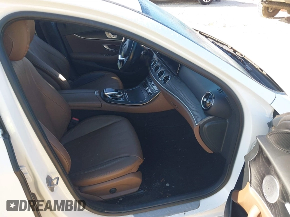 2018 Mercedes-Benz E-Class E 300 with VIN WDDZF4JB4JA309016, listed as a IAAI auction lot 41847991 with 119,529 mi miles. Bid and sale history available at carsss.com. Image 5.
