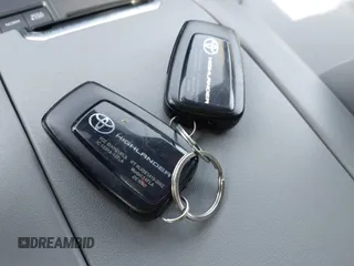 2022 Toyota Highlander XLE with VIN 5TDHZRBH6NS561484, listed as a IAAI auction lot 41938305 with 32,450 mi miles and . Bid and sale history available at DreamBid. Image 11.