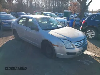 2008 Ford Fusion S with VIN 3FAHP06ZX8R181470, listed as a IAAI auction lot 41573211 with 249,337 mi miles. Bid and sale history available at carsss.com. Image 1.