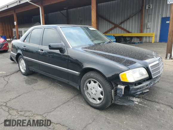 1996 Mercedes-Benz C z VIN WDBHA28E5TF452117, wystawiony jako Copart lot #64761835 z przebiegiem 174 778 mil mil oraz Nie do naprawy • Non repairable. Historia ofert i sprzedaży dostępna na DreamBid. Obrazek 4.