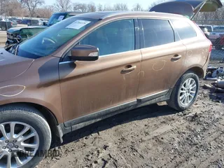 2010 Volvo XC60 3.0T with VIN YV4992DZ3A2069110, listed as a IAAI auction lot 41764120 with 160,079 mi miles. Bid and sale history available at carsss.com. Image 12.