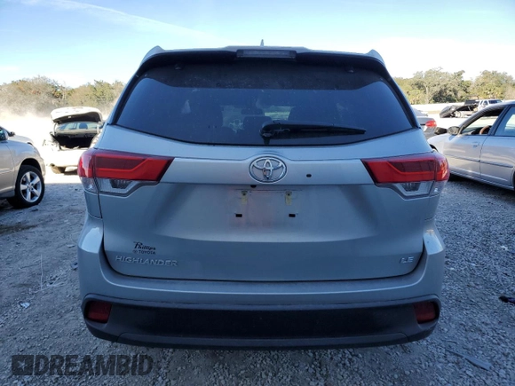 2019 Toyota Highlander LE z VIN 5TDZZRFH2KS312304, wystawiony jako Copart lot #41061594 z przebiegiem 27 969 mil mil oraz Nie do naprawy • Non repairable. Historia ofert i sprzedaży dostępna na DreamBid. Obrazek 6.
