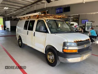 2015 Chevrolet Express Cargo z VIN 1GCWGFCF6F1181729, wystawiony jako IAAI lot #42571653 z przebiegiem 162 943 mil mil oraz . Historia ofert i sprzedaży dostępna na DreamBid. Obrazek 39.