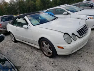 2002 Mercedes-Benz CLK-Class with VIN WDBLK65G52T109375, listed as a Copart auction lot 71832724 with 207,707 mi miles and Salvage Title. Bid and sale history available at carsss.com. Image 4.