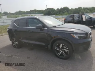 2025 Volvo XC40 Core Bright Theme with VIN YV4L12UJ1S2560090, listed as a Copart auction lot 59968355 with 120 mi miles and Clean title. Bid and sale history available at DreamBid. Image 4.