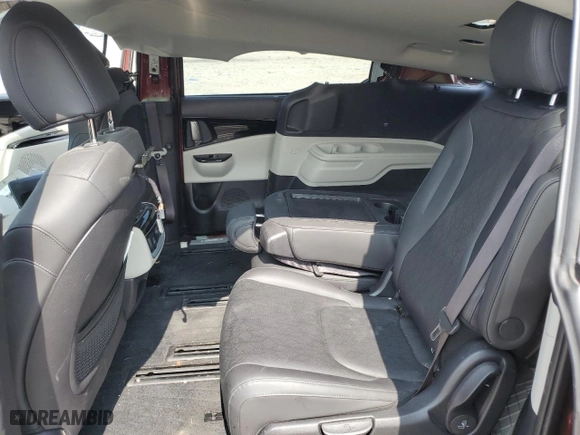 2024 Kia Carnival SX with VIN KNDNE5H32R6305576, listed as a Copart auction lot 71077374 with 22,713 mi miles and Salvage Title. Bid and sale history available at carsss.com. Image 11.