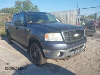 2006 Ford F-150 XLT with VIN 1FTPW14516FB55641, listed as a IAAI auction lot 41798864 with 204,517 mi miles. Bid and sale history available at carsss.com. Image 1.