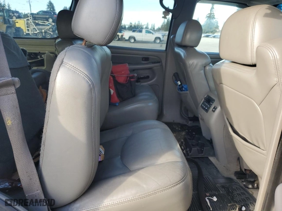 2004 GMC Yukon Denali with VIN 1GKEK63UX4J210336, listed as a Copart auction lot 47892615 with 375,952 mi miles and Salvage Title. Bid and sale history available at carsss.com. Image 11.
