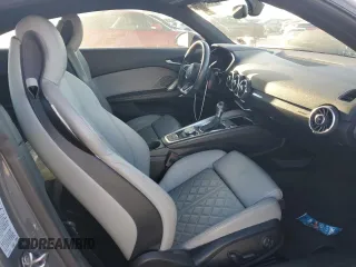2016 Audi TT 2.0T z VIN TRUC5AFV3G1020339, wystawiony jako Copart lot #84490084 z przebiegiem Nie podano mil oraz Szkody całkowita. Historia ofert i sprzedaży dostępna na DreamBid. Obrazek 10.