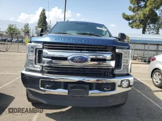 2019 Ford F-250 XL with VIN 1FT7W2BT2KEE58404, listed as a Copart auction lot 59939215 with 118,337 mi miles and Salvage title. Bid and sale history available at DreamBid. Image 5.