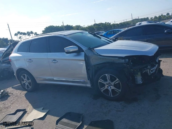 2015 Volvo XC60 T6 with VIN YV4902RK7F2649280, listed as a IAAI auction lot 41744679 with 52,288 mi miles. Bid and sale history available at carsss.com. Image 14.