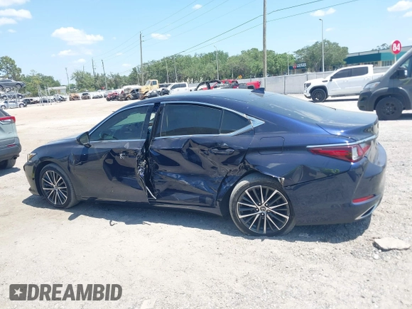 2022 Lexus ES 350 z VIN 58ADZ1B15NU121923, wystawiony jako IAAI lot #42137107 z przebiegiem 44 480 mil mil oraz . Historia ofert i sprzedaży dostępna na DreamBid. Obrazek 14.