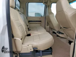 2010 Ford F-350 XL z VIN 1FTWW3DR6AEA53275, wystawiony jako Copart lot #47399635 z przebiegiem 123 437 mil mil oraz Czysty tytuł • Clean title. Historia ofert i sprzedaży dostępna na DreamBid. Obrazek 10.