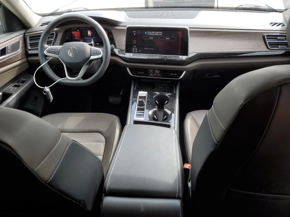 2024 Volkswagen Atlas SEL with VIN 1V2BR2CA9RC610293, listed as a Copart auction lot 50202415 with 4,378 mi miles and Salvage title. Bid and sale history available at DreamBid. Image 8.