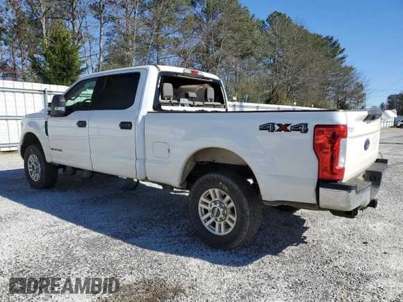 2019 Ford Super Duty F-250 SRW XL with VIN 1FT7W2BT5KEF53359, listed as a Copart auction lot 45205305 with 201,461 mi miles and Salvage Title. Bid and sale history available at carsss.com. Image 2.