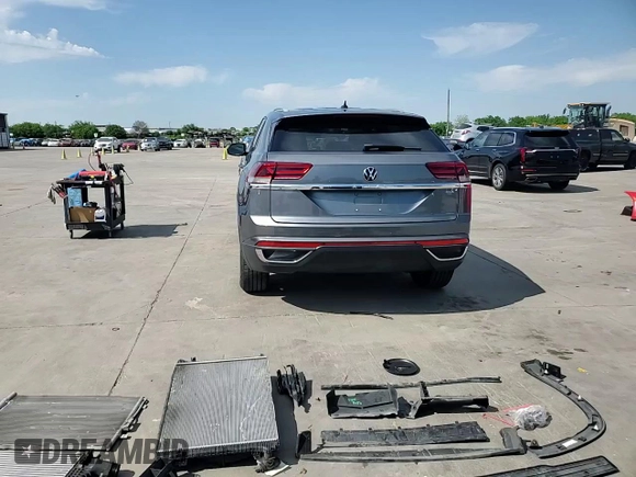 2020 Volkswagen Atlas S with VIN 1V2AC2CAXLC220453, listed as a Copart auction lot 52921805 with 28,237 mi miles and Clean title. Bid and sale history available at DreamBid. Image 15.