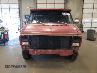 1985 Chevrolet Chevy Van z VIN 2GBEG25HXF4135062, wystawiony jako Copart lot #72788474 z przebiegiem 463 869 mil mil oraz Szkody całkowita. Historia ofert i sprzedaży dostępna na DreamBid. Obrazek 5.